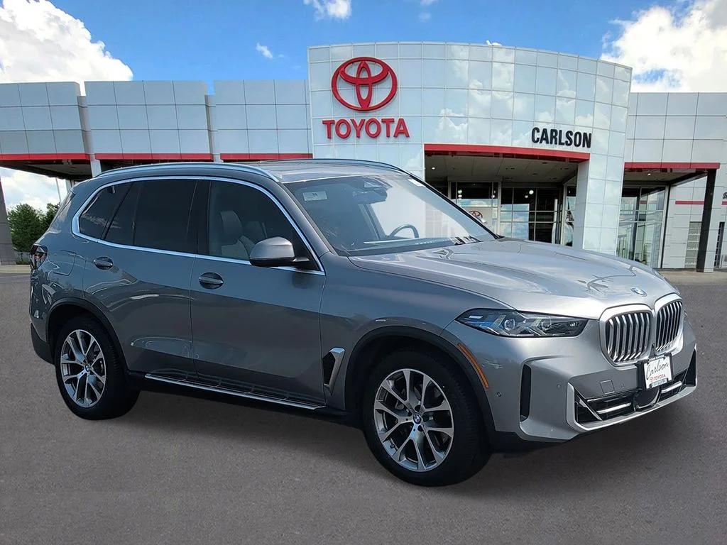 Used 2026 BMW X5 40i with VIN 5UX23EU00T9108253 for sale in Minneapolis, Minnesota