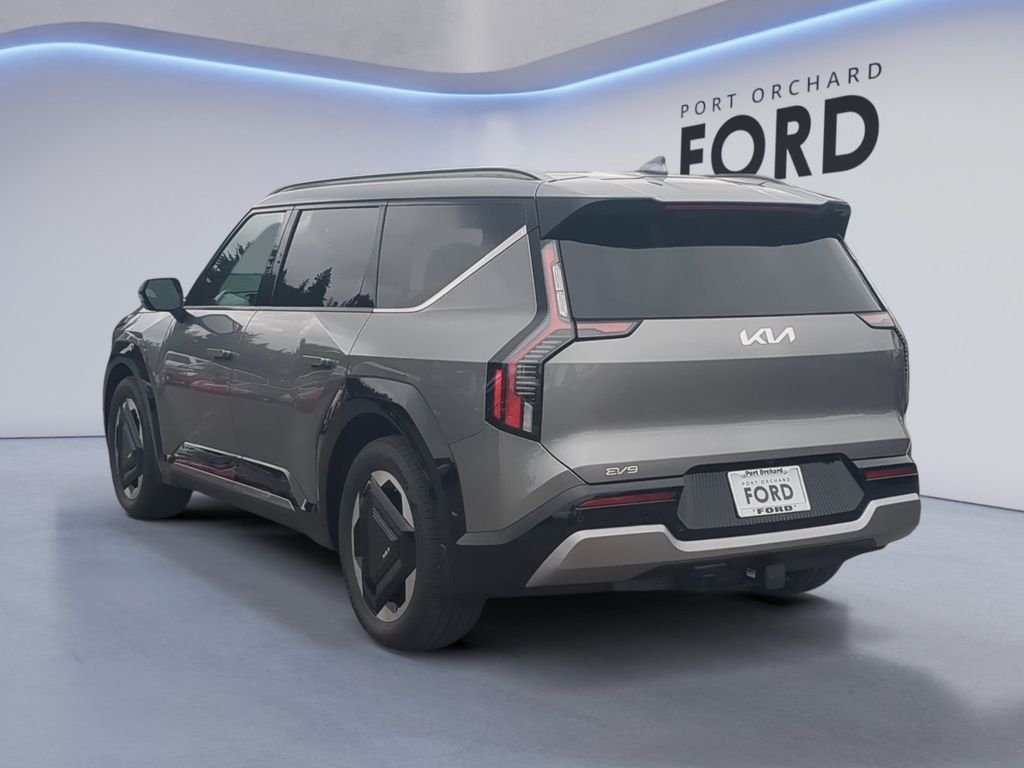Used 2024 Pebble Gray Kia Land image 5