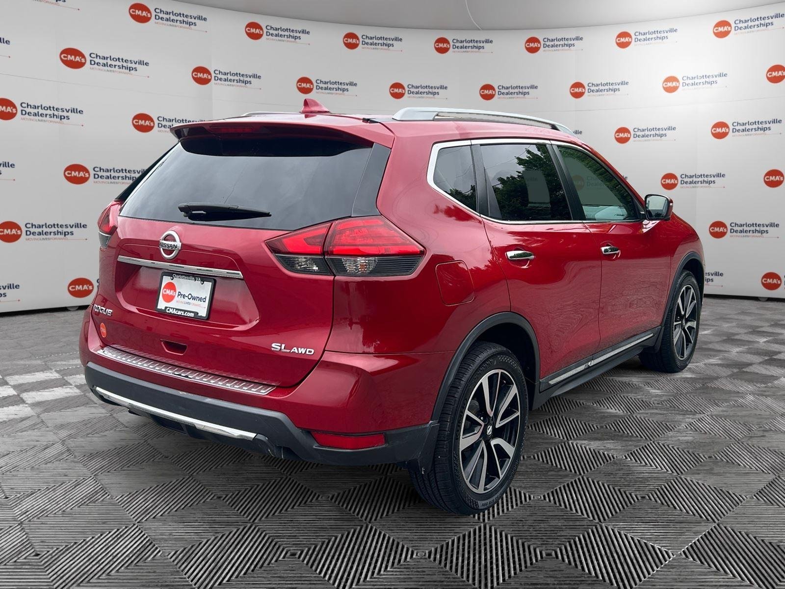 Used 2017 Palatial Ruby Nissan SL image 5