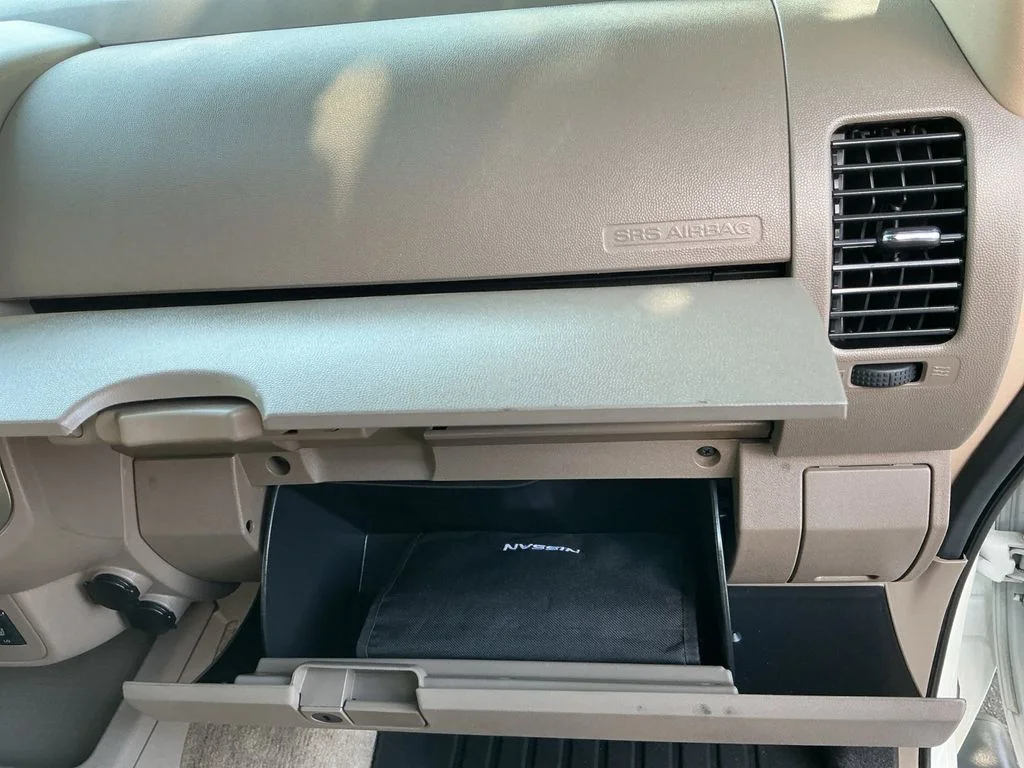 Used 2013 White Nissan SL image 27