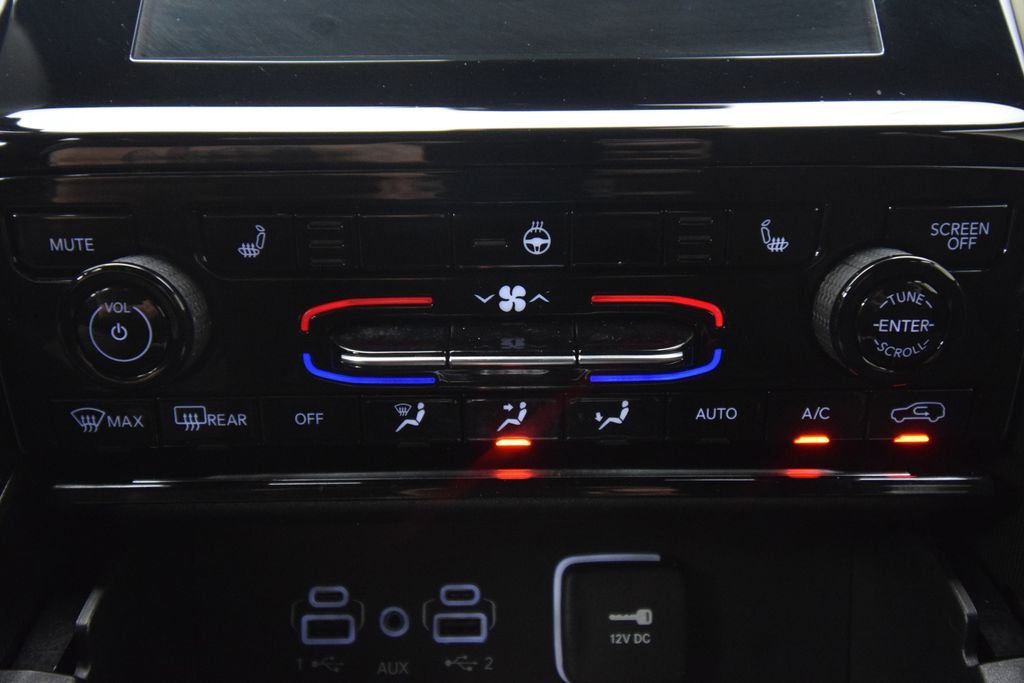 Used 2025 Velvet Red Pearlcoat Jeep Laredo image 37