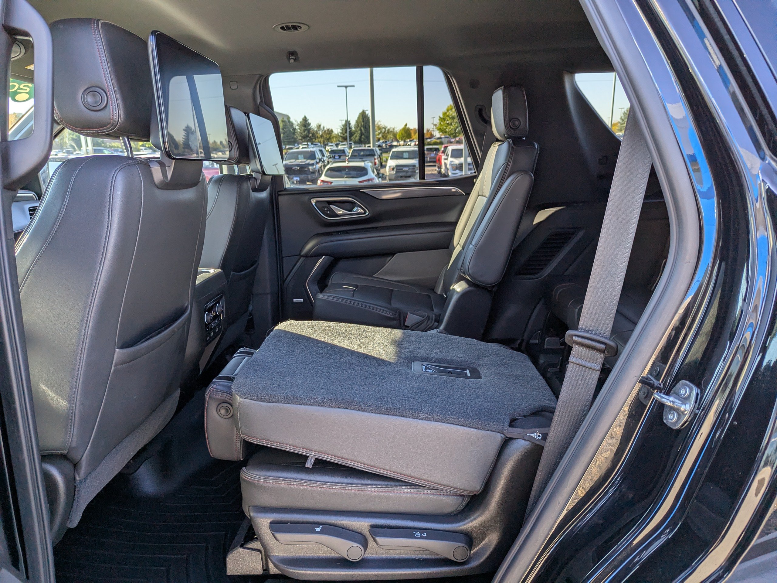 2021 Chevrolet Tahoe RST - Photo 34