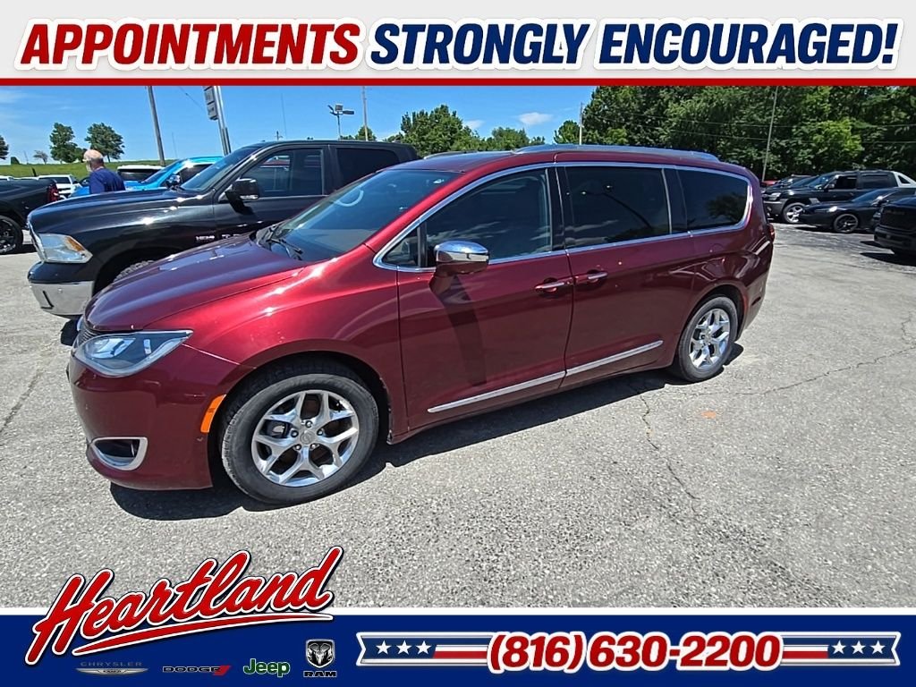 Used 2017 Chrysler Pacifica Limited with VIN 2C4RC1GG5HR603115 for sale in Kansas City