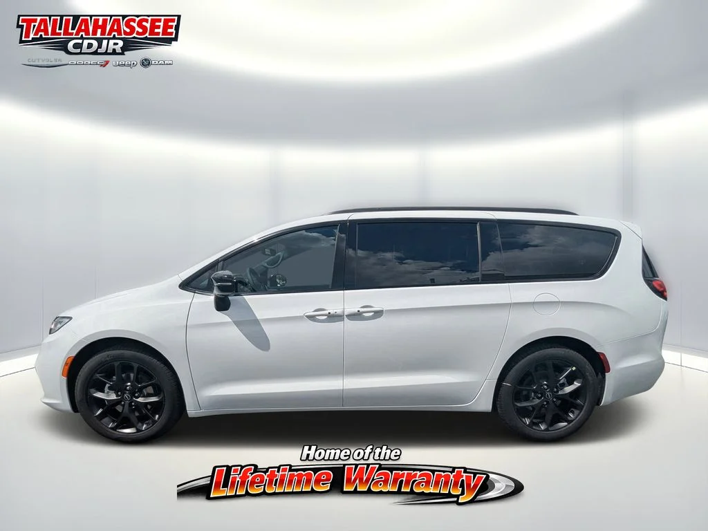 2026 Chrysler Pacifica Limited - Photo 7