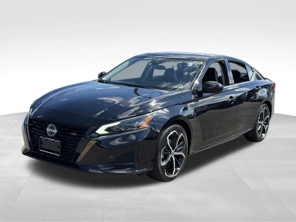 Used 2024 Black Nissan 2.5 SR image 3