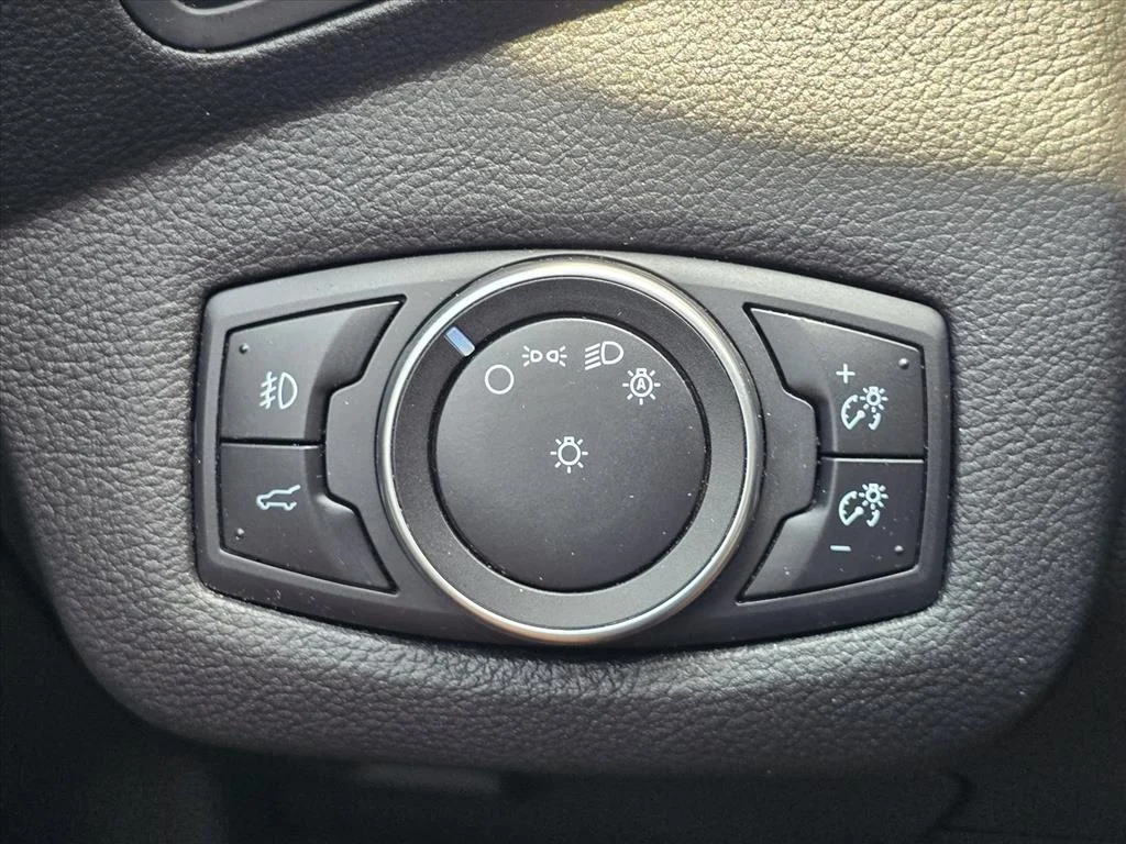 Used 2017 Black Ford SE image 21