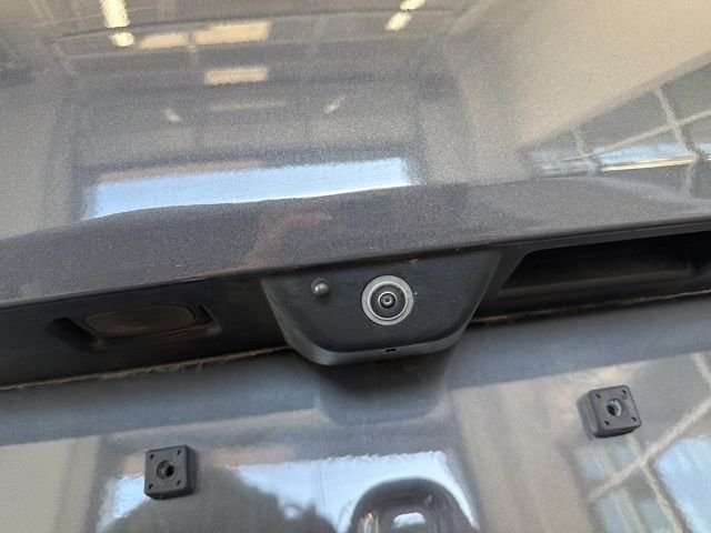 Used 2025 Metallic Jeep Limited image 7