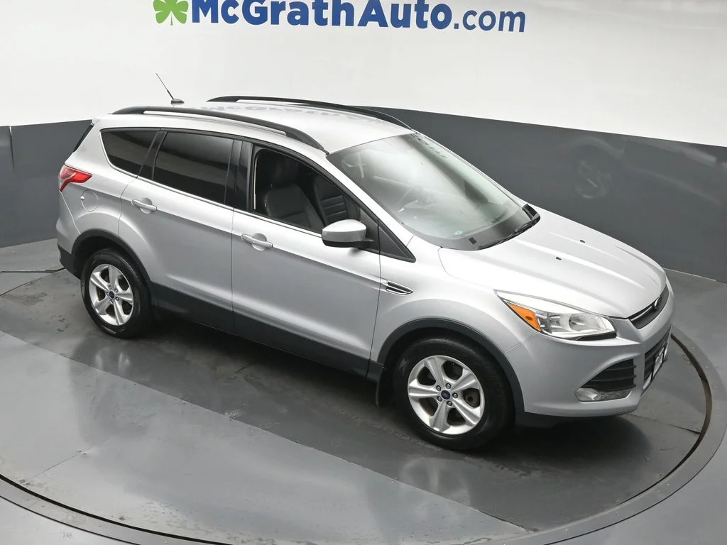 Used 2015 Silver Ford SE image 3