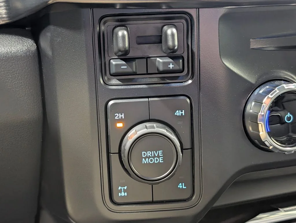 New 2026 Glacier Gray Metallic Tri-Coat Ford F-250® Lariat® image 6