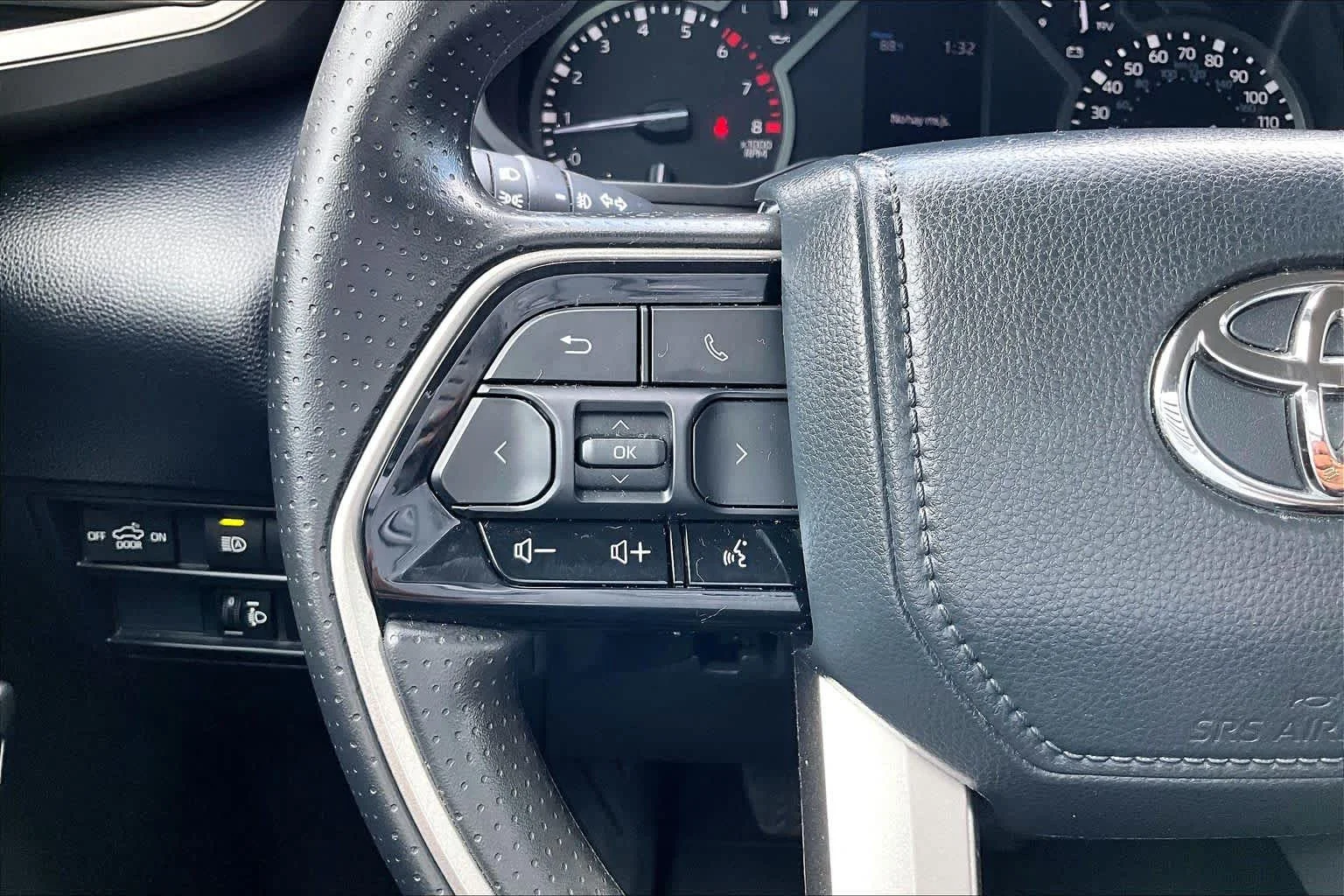 Used 2024 Ice Cap Toyota SR5 image 22