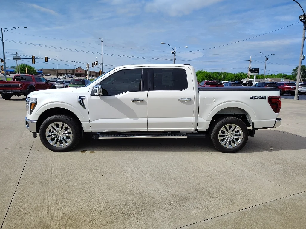 Used 2025 Star White Ford LARIAT image 8