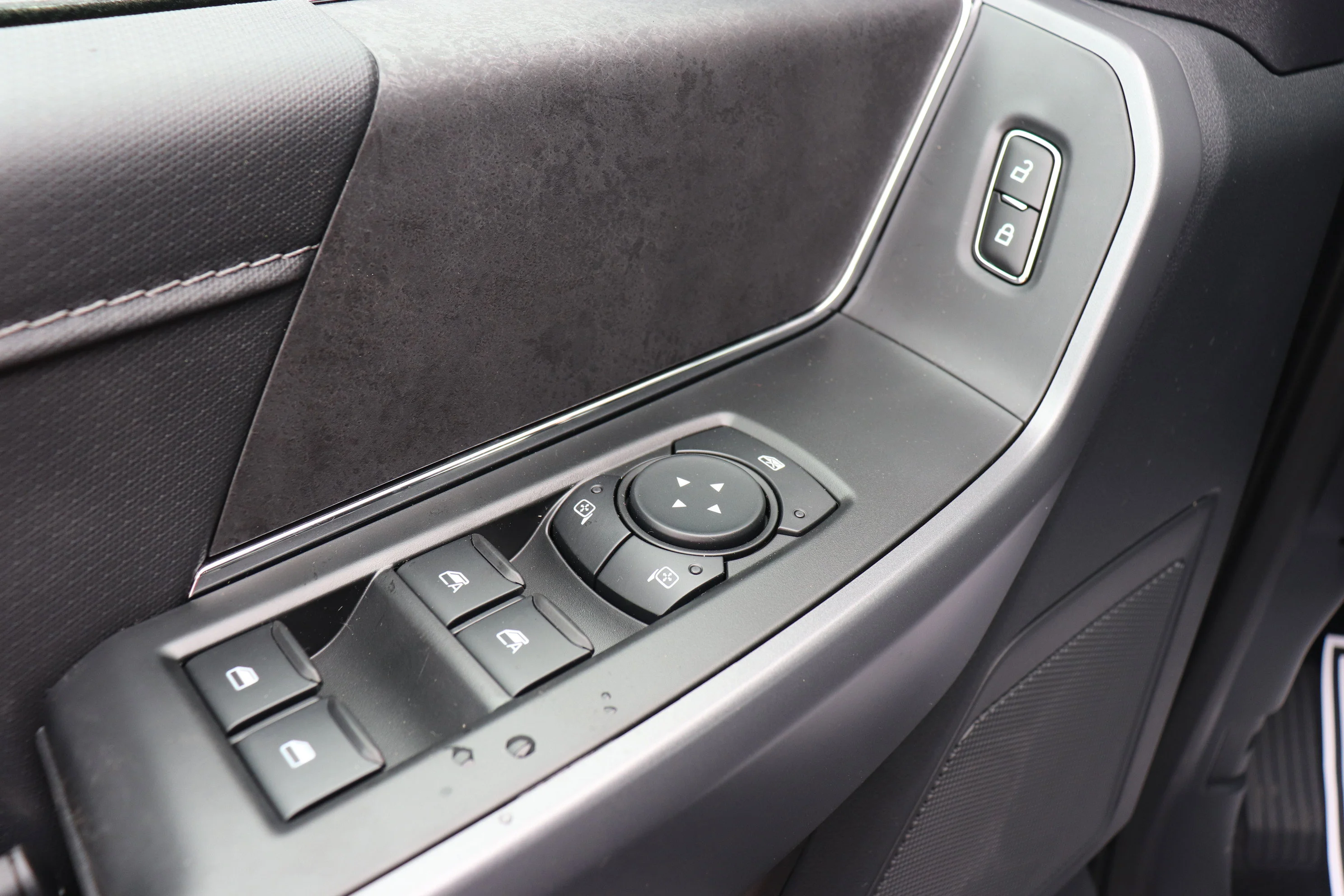 New 2026 CARBONIZED GREY METALLIC Ford XLT image 11