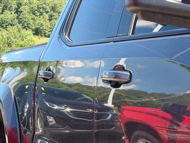 Used 2021 Dark Sky Metallic GMC AT4 image 6