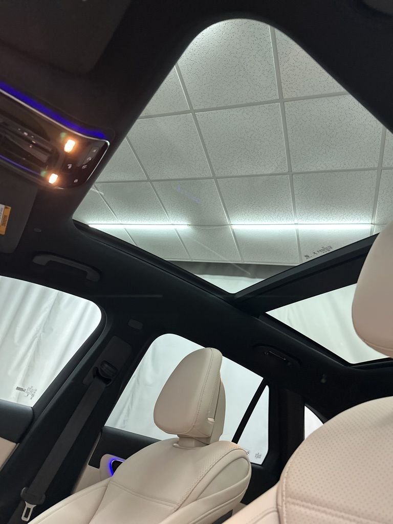 Used 2026 Silver Mercedes-Benz GLC 300 image 19