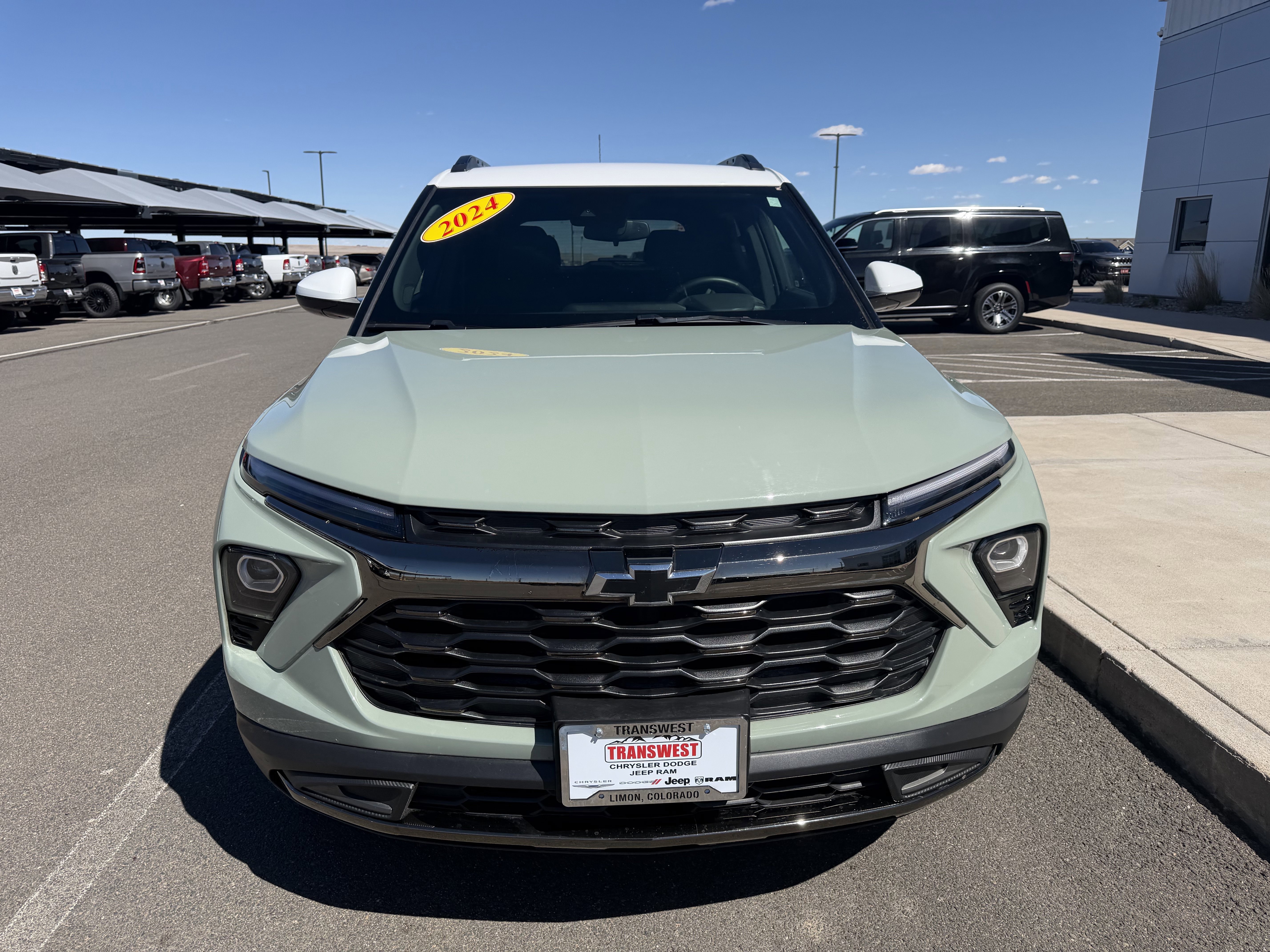 Used 2024 Green Chevrolet ACTIV image 6