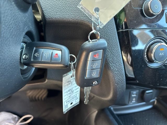 Used 2016 Cayenne Red Nissan S image 22