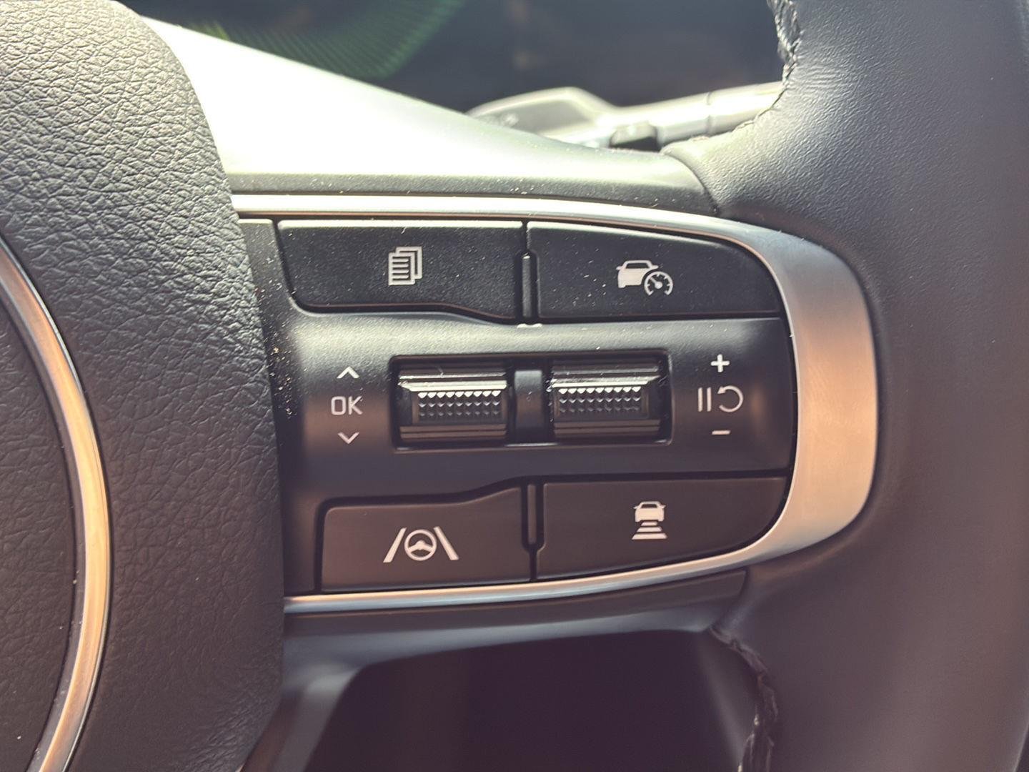 Used 2025 Wolf Gray Kia GT-Line image 8