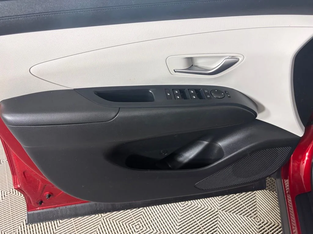 Used 2025 Red Hyundai SEL image 10