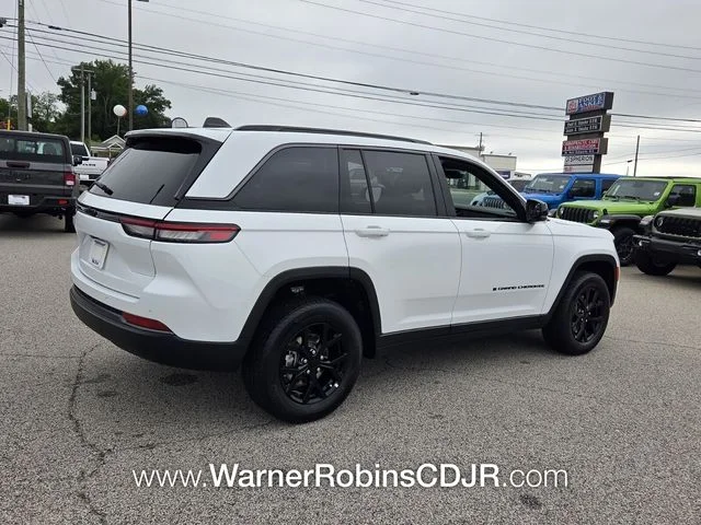 New 2026 Bright White Clear-Coat Exterior Paint Jeep  image 13