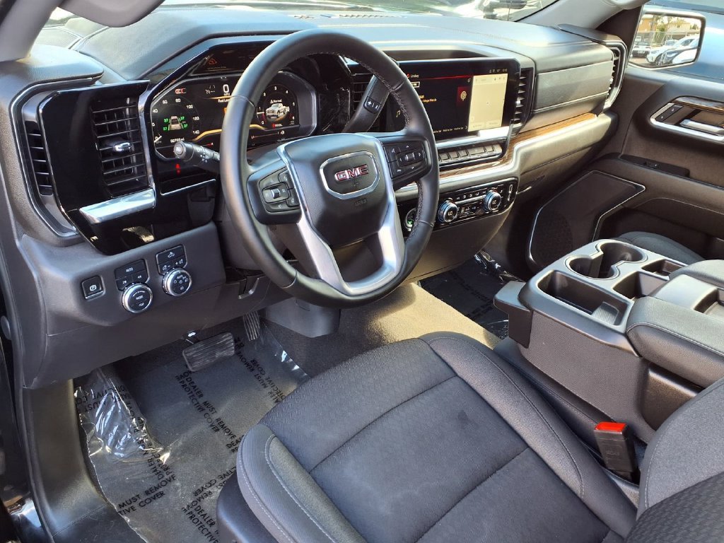 Used 2024 Onyx Black GMC Elevation image 4