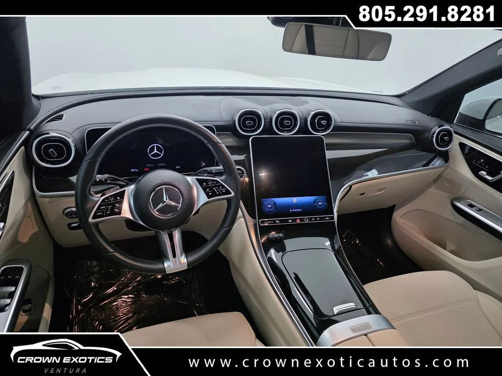 Used 2023  Mercedes-Benz GLC 300 image 17