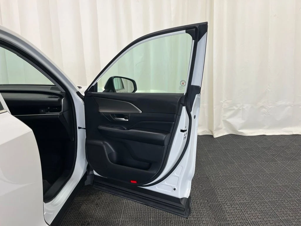 Used 2024 White Toyota XLE image 17