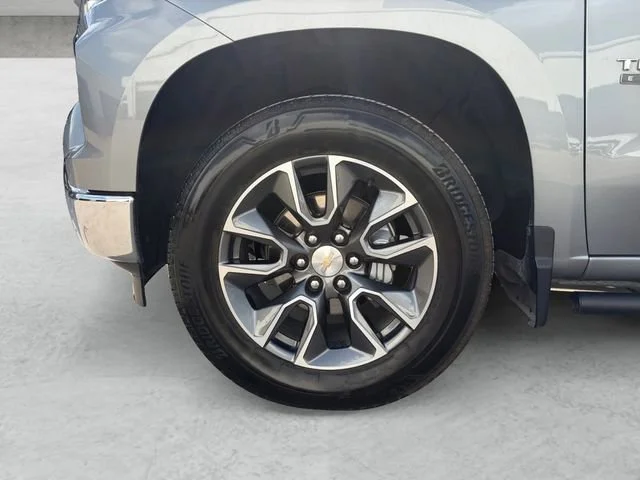 Used 2023 Sterling Gray Metallic Chevrolet LT image 23