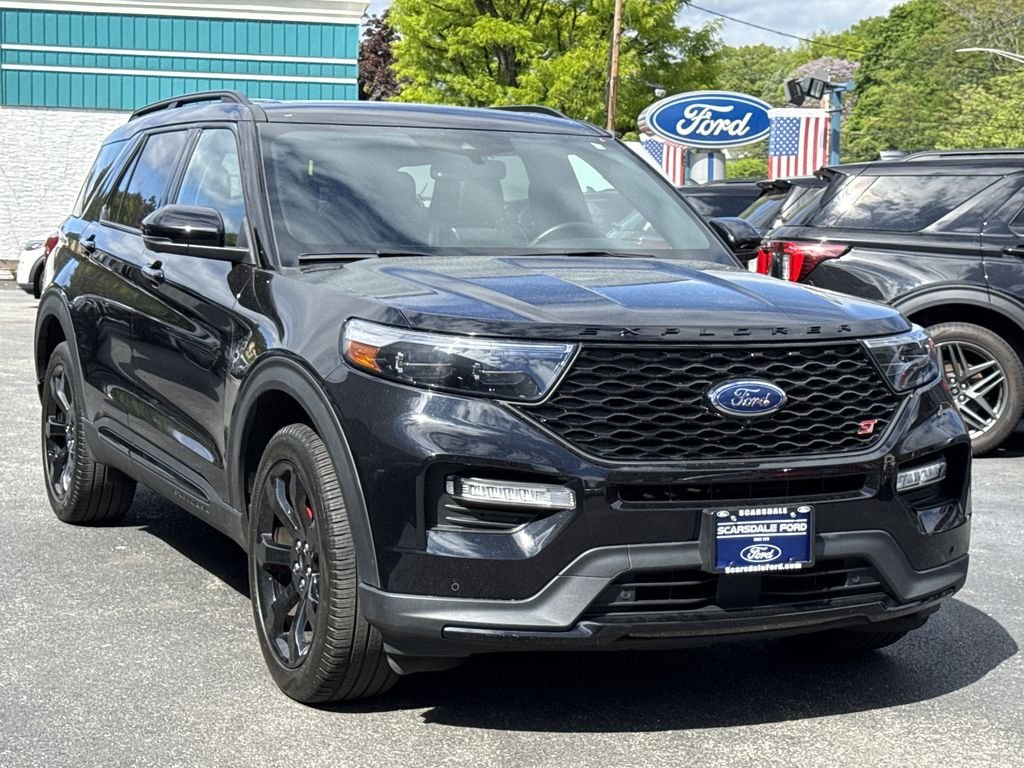 2023 Ford Explorer ST 4WD's photo