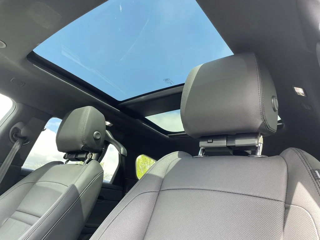 New 2026 Santorini Black Land Rover S image 16