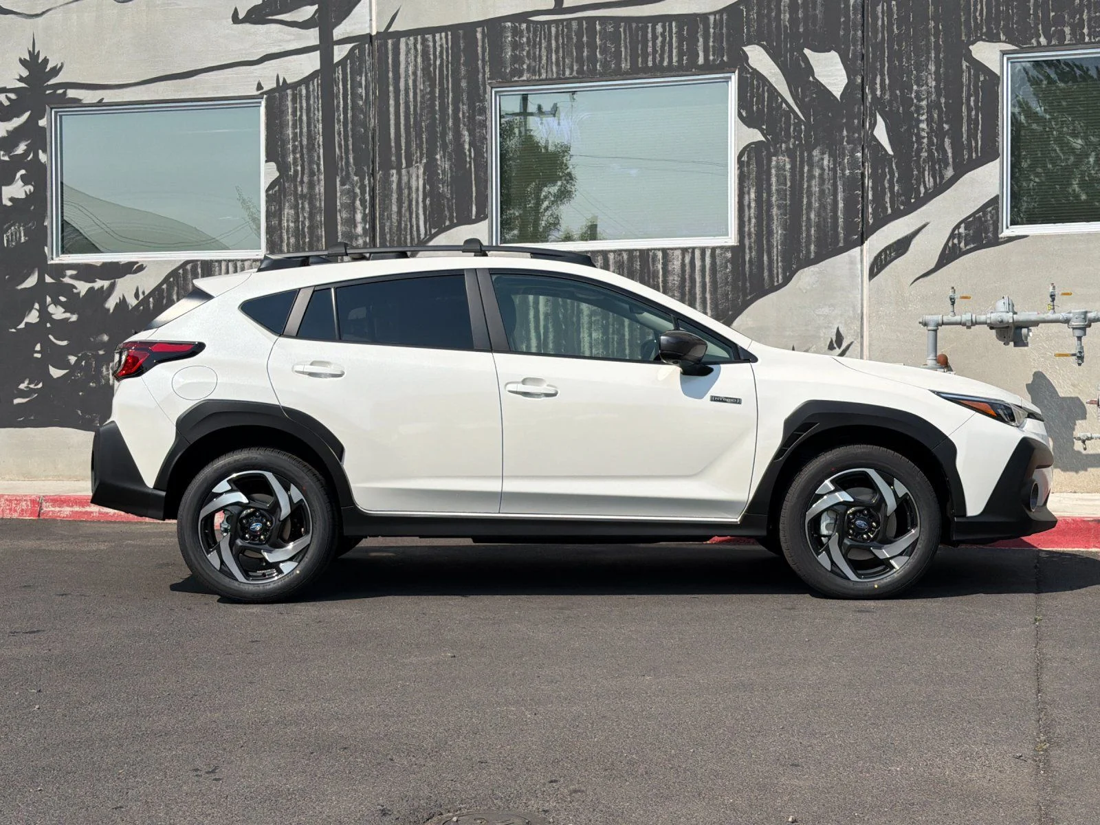 New 2026 CRYSTAL WHITE PEARL Subaru Limited Hybrid image 7