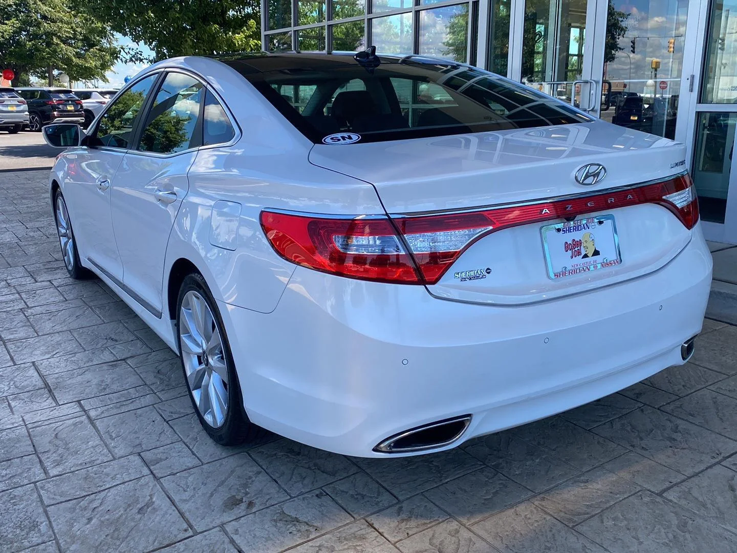 Used 2014 Diamond White Pearl Hyundai Limited image 5