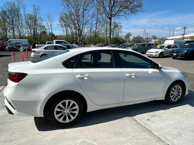 Used 2023 White Kia LX Sedan 4D image 11