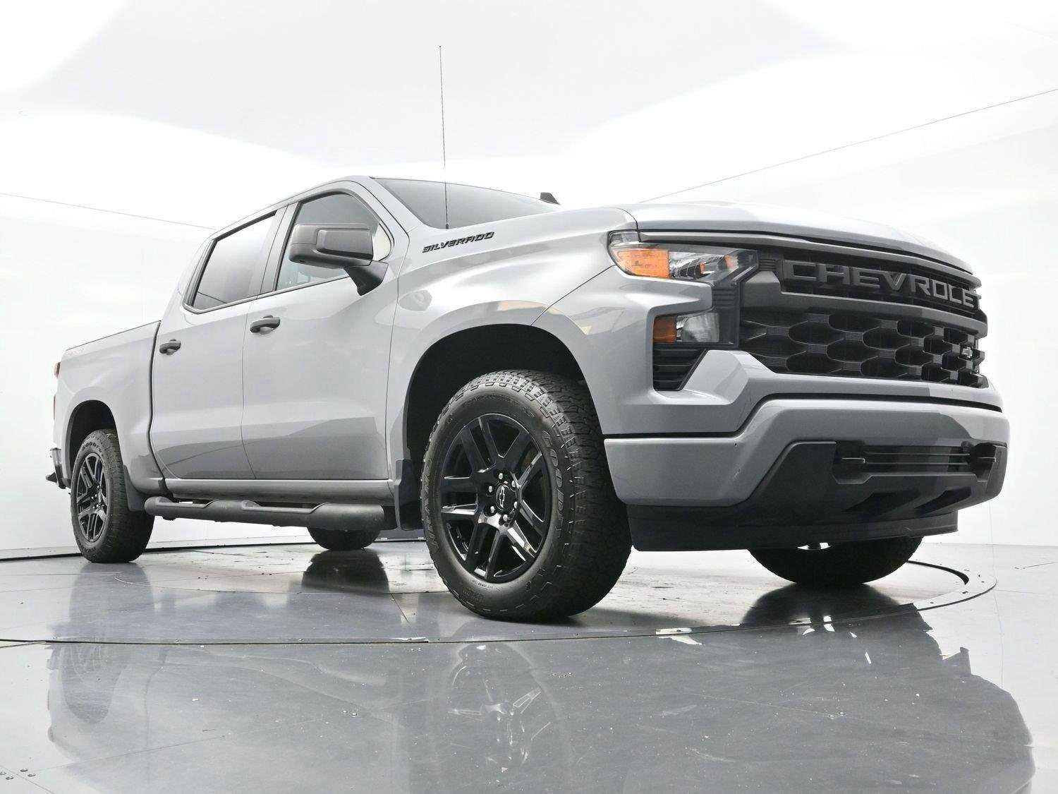 Used 2024 Slate Gray Metallic Chevrolet Custom image 41