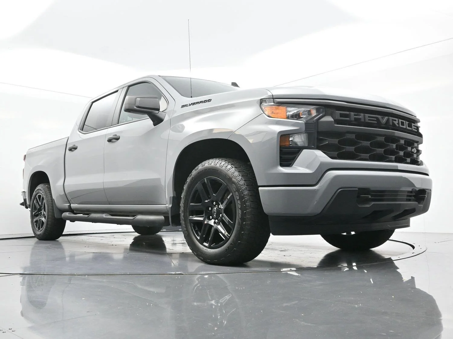 Used 2024 Slate Gray Metallic Chevrolet Custom image 41