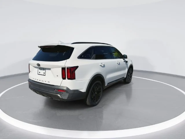 Used 2021 White Kia S image 8
