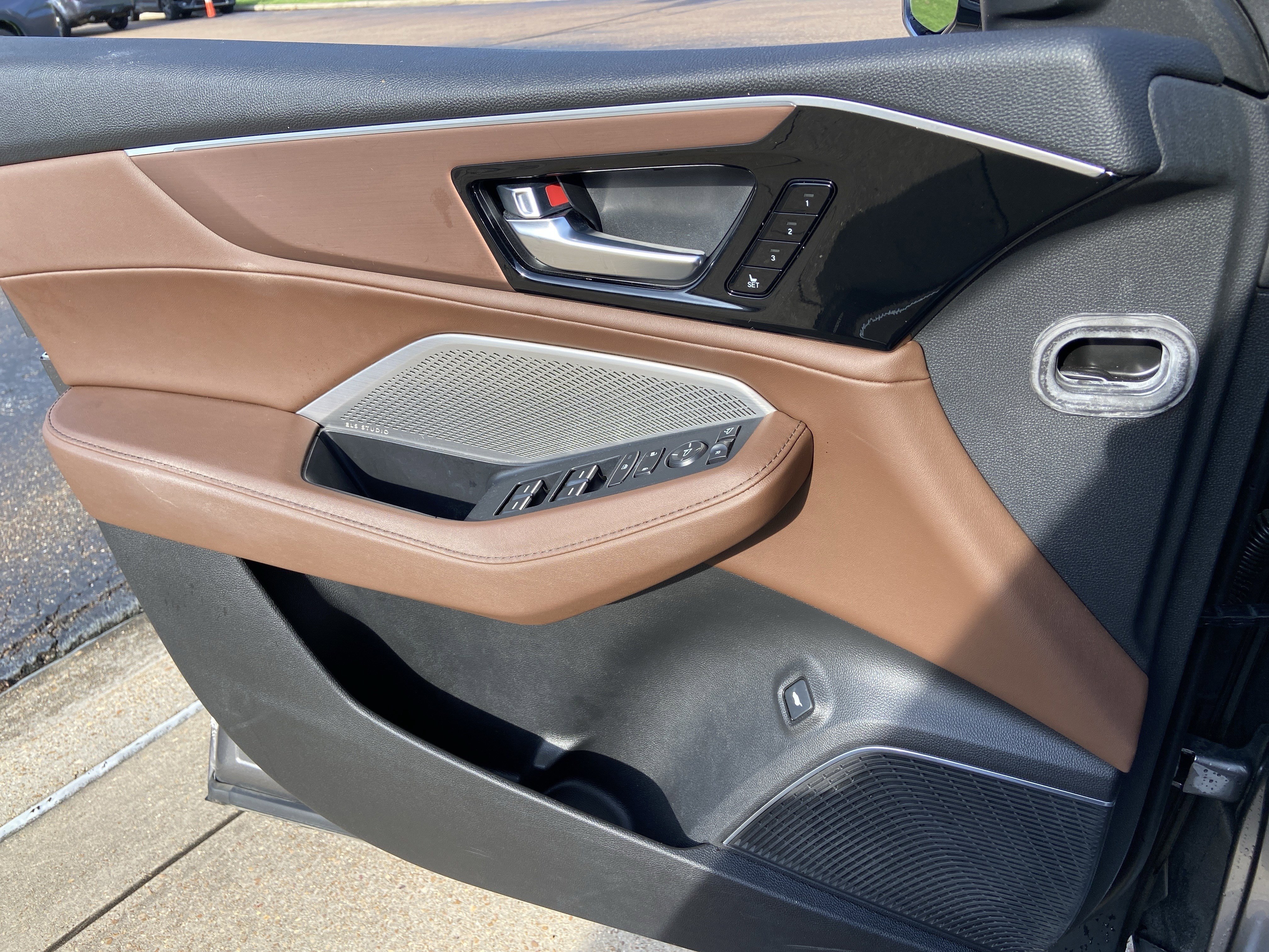 Used 2023 Liquid Carbon Metallic Acura w/Technology Package image 35