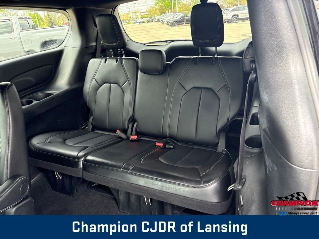 Used 2025 Black Chrysler Select image 20