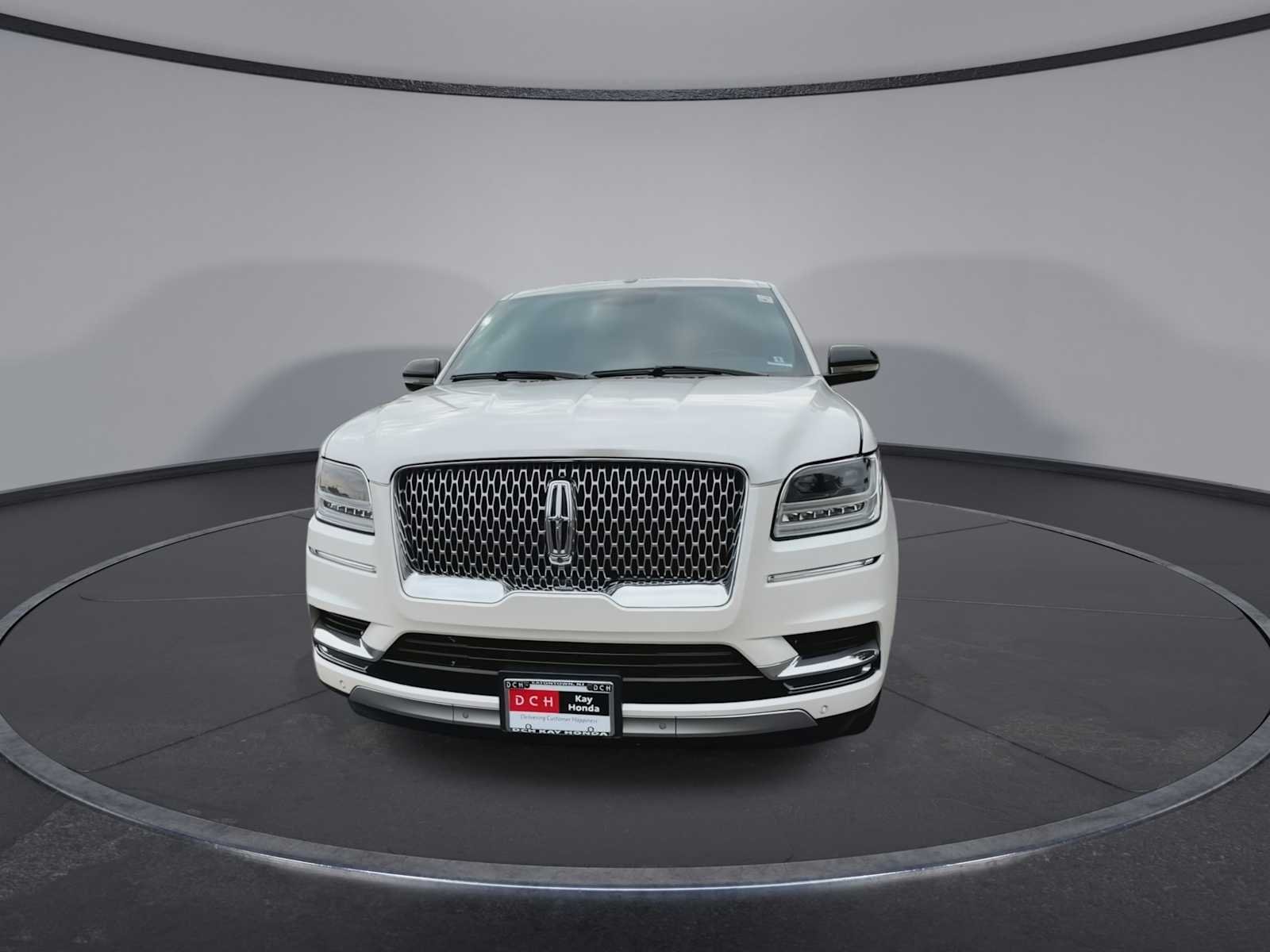 Used 2019 White Platinum Metallic Tri-Coat Lincoln Select image 3