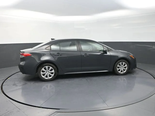 Used 2024  Toyota LE image 9
