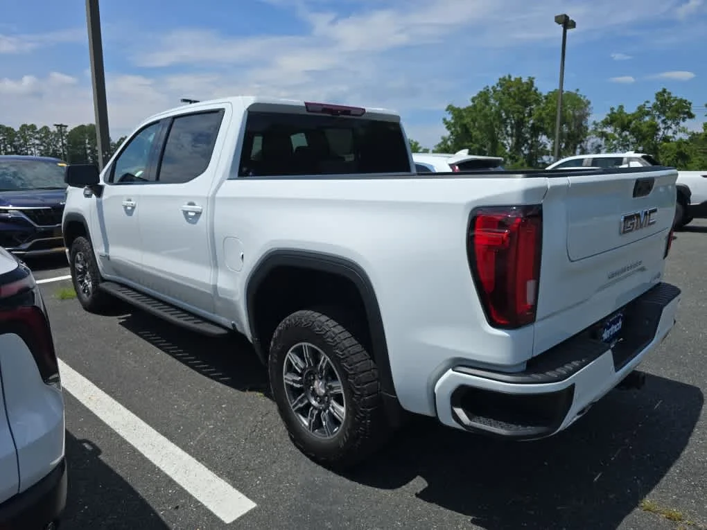 Used 2024 Summit White GMC AT4 image 8