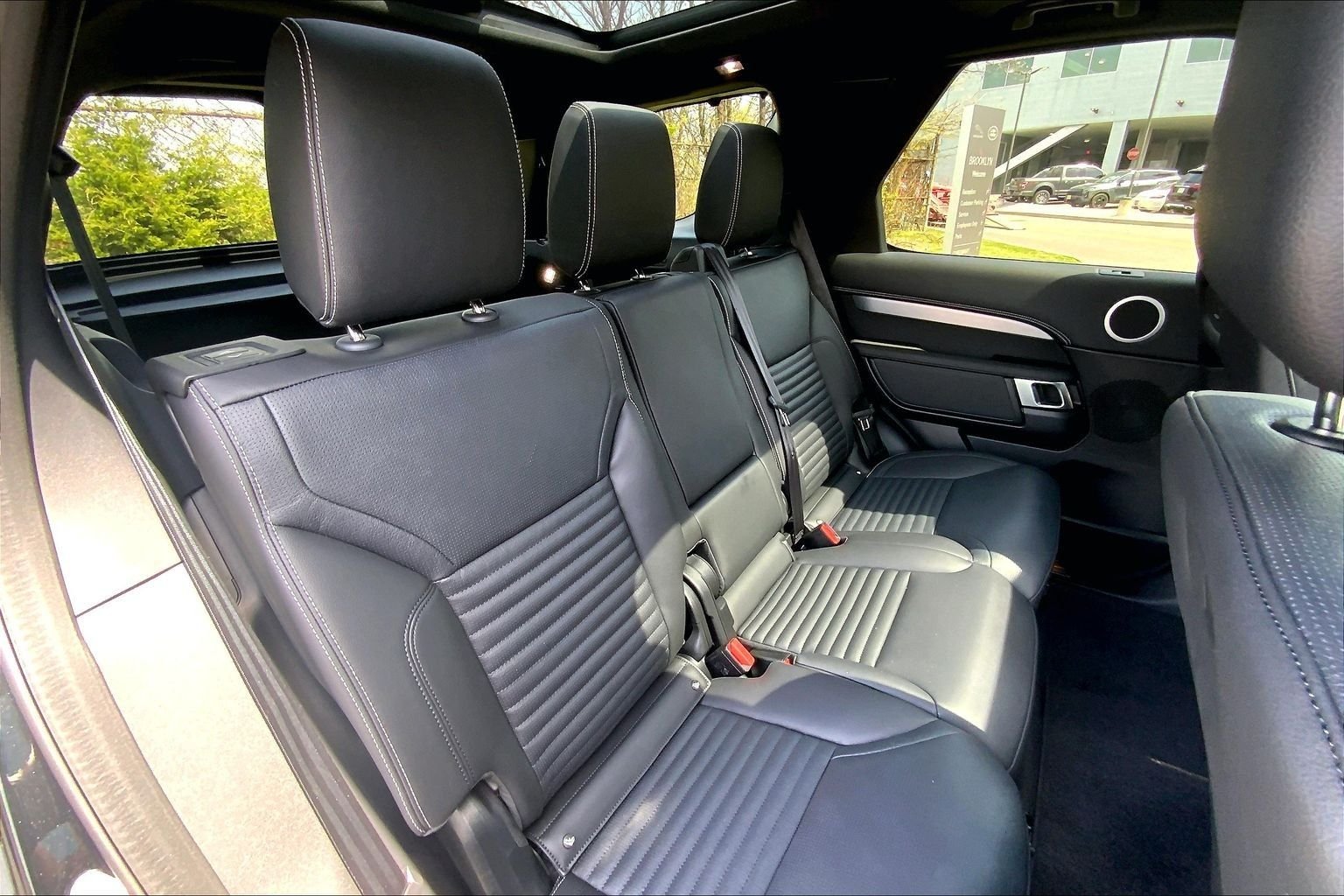 Certified Used 2025 Santorini Black Metallic Land Rover Dynamic SE image 19