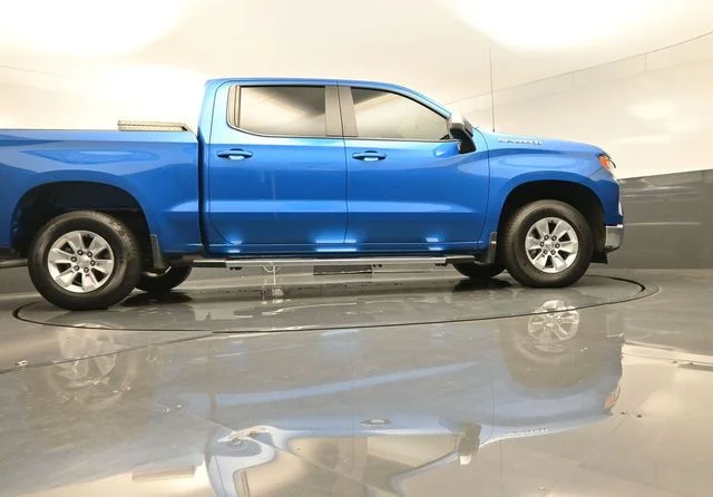 Used 2023 Blue Chevrolet LT image 46