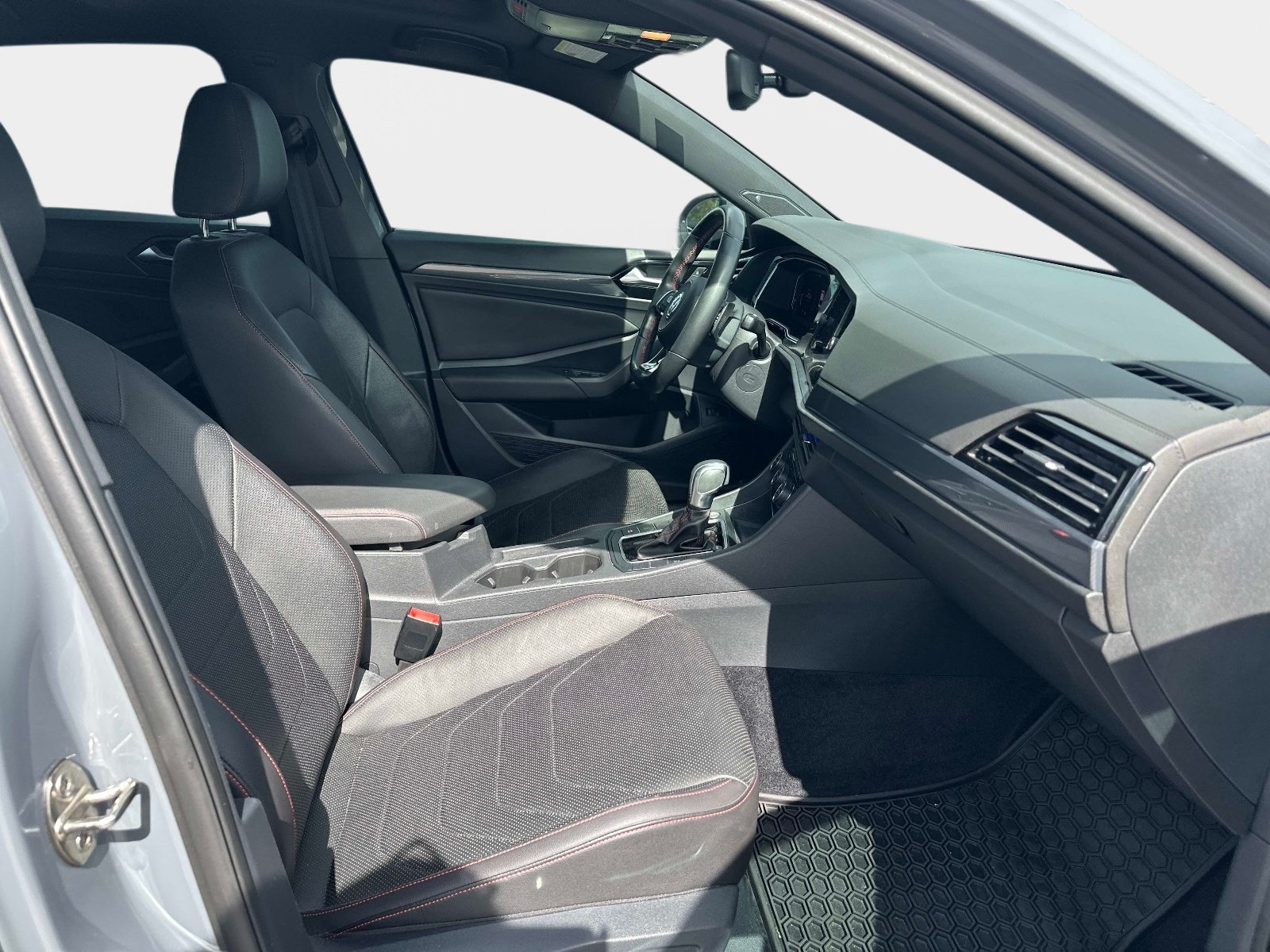 Used 2020 Gray Volkswagen Autobahn image 6