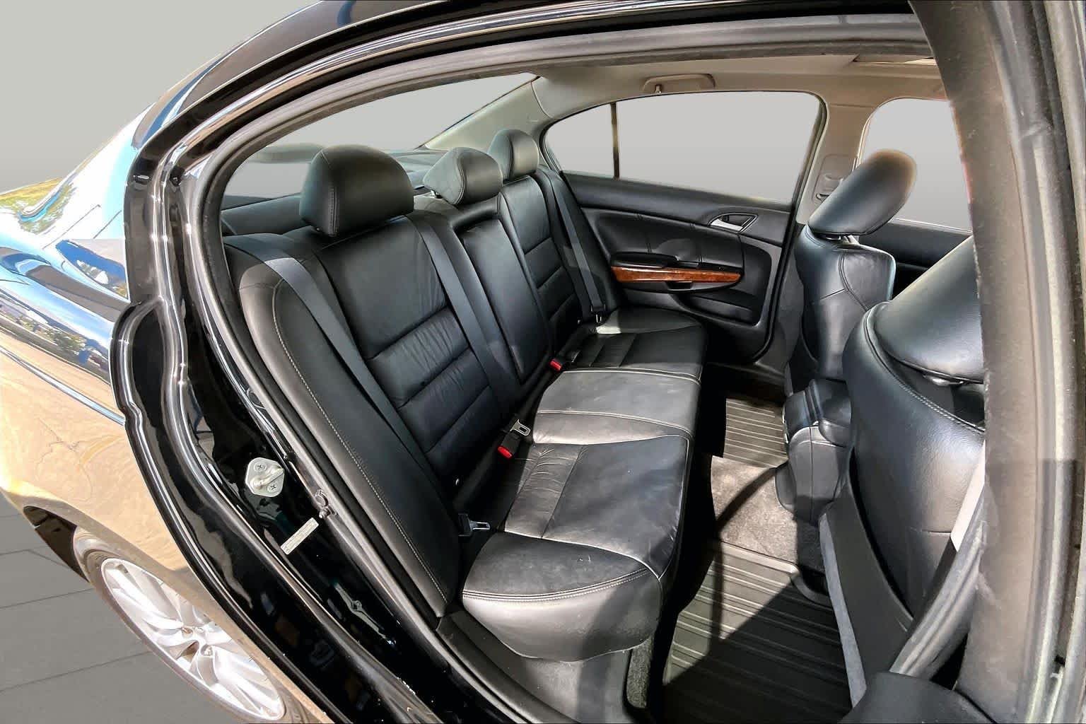 Used 2011 Crystal Black Pearl Honda EX-L image 18