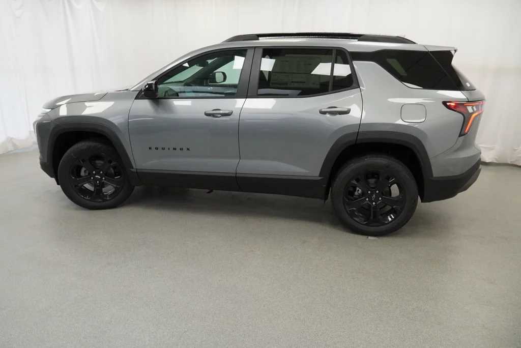 2027 Chevrolet Equinox LT - Photo 38