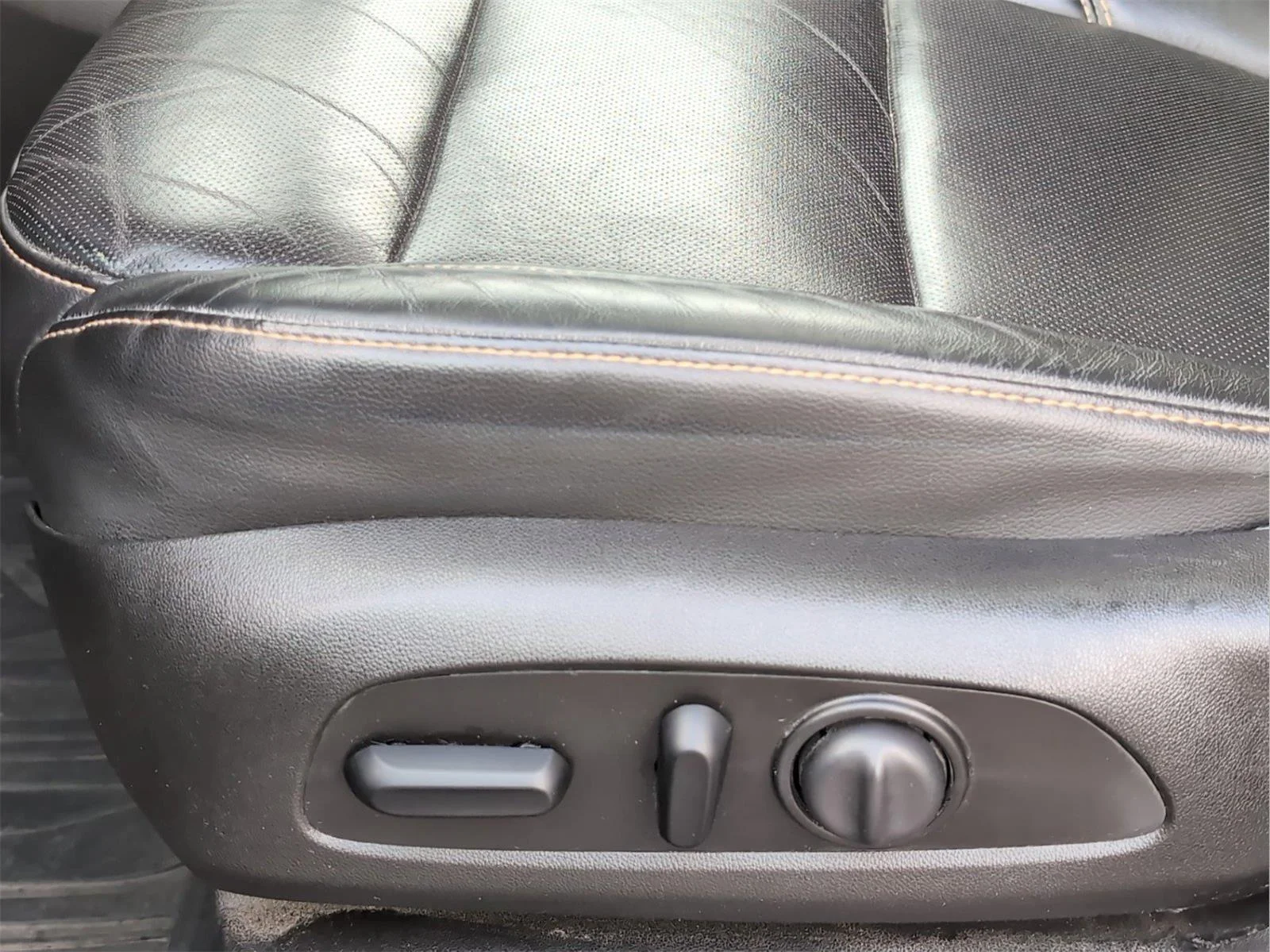 Used 2021 SILVER ICE METALLIC Chevrolet Premier image 13