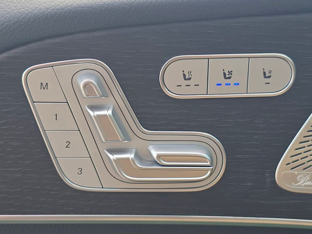 Certified Used 2026 Polar White Mercedes-Benz GLS 450 image 6