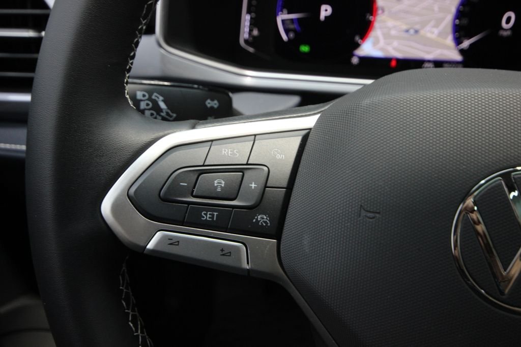 2025 Volkswagen Taos SEL - Photo 20