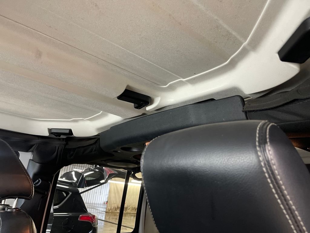 Used 2014 White Jeep Unlimited Sahara image 13