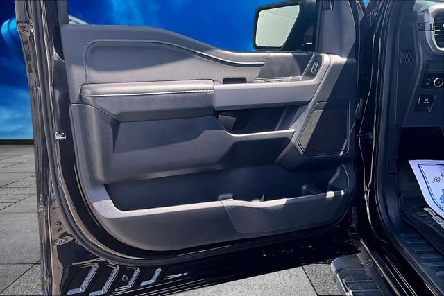 Used 2025 Agate Black Metallic Ford XLT image 19